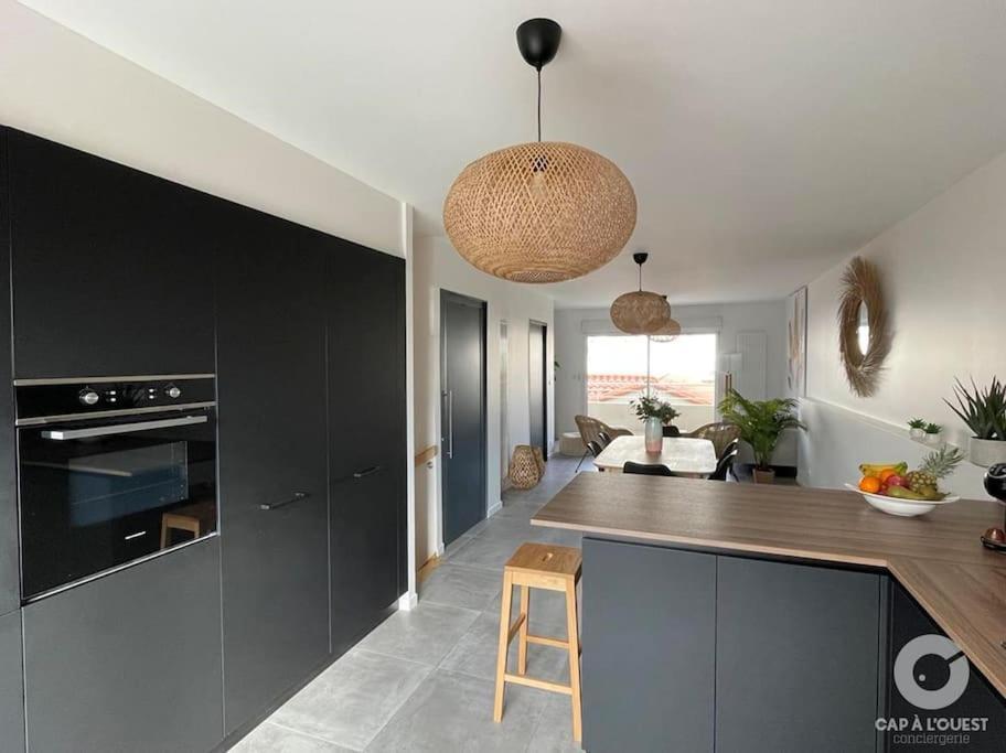 .La Villa Sablaise. Maison Avec Place De Parking Au Coeur Du Quartier Arago Ле-Сабль-д’Олон Экстерьер фото